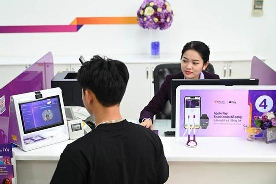 Khách loay hoay vì app xác thực khuôn mặt 'chê' điện thoại rẻ tiền