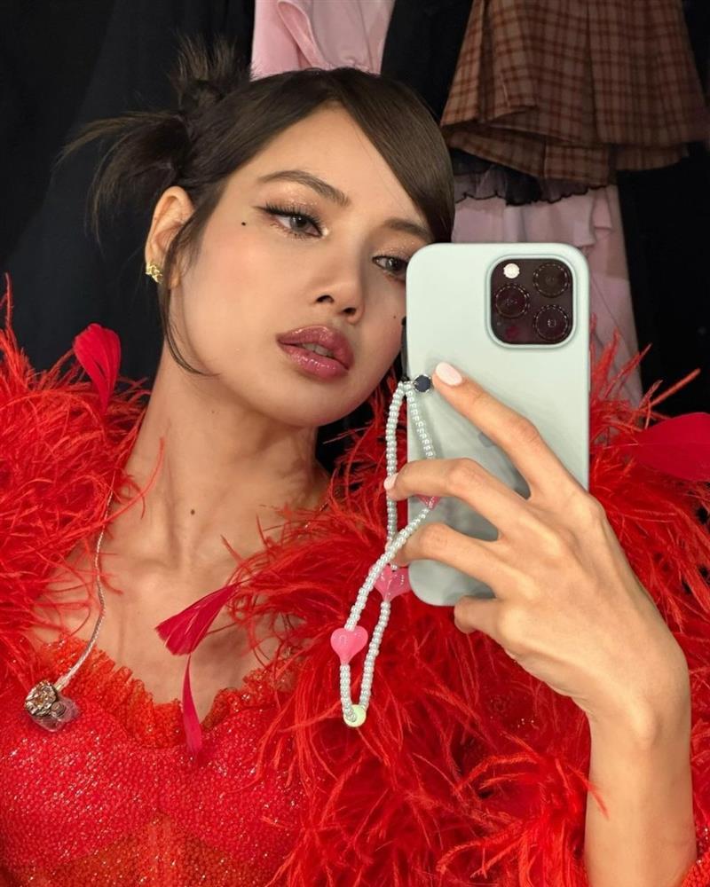 Bí quyết chinh phục vẻ ngoài lôi cuốn như Lisa-1