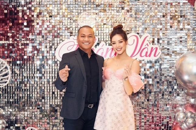 Bạn trai hơn 17 tuổi của Hoa hậu Khánh Vân là ai?-3