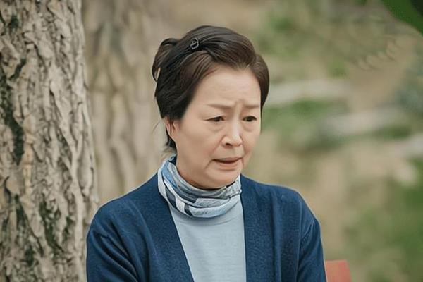 U60 thương con dâu như con đẻ, cho con 10 triệu/tháng: Tôi nghĩ mình sống khéo, ai ngờ khiến các con ly hôn!-1