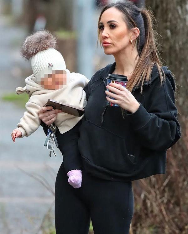 Căng thẳng trên khán đài vụ cầu thủ tuyển Anh ngoại tình, có con riêng-6