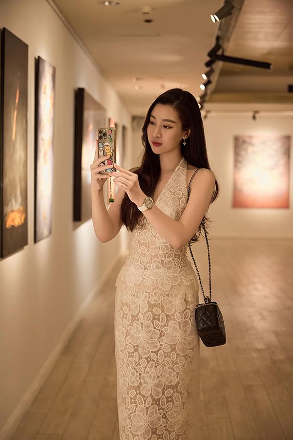 Vẻ ngoài giản dị của vợ chồng Hoa hậu Đỗ Mỹ Linh-6