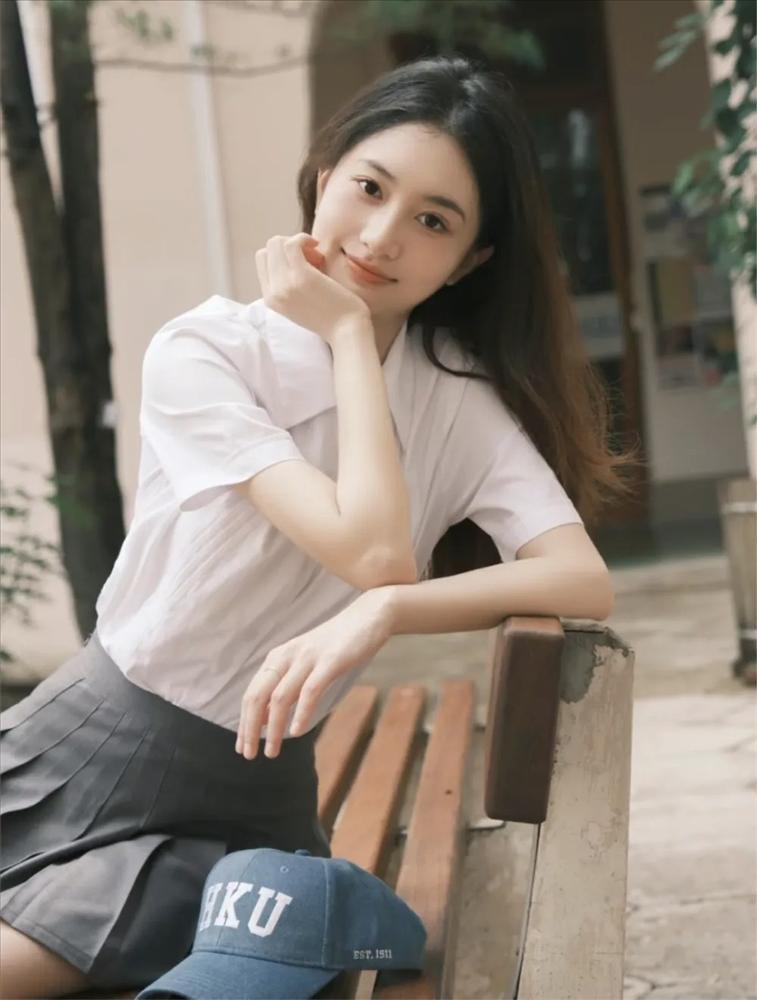 Thí sinh hoa hậu có vòng một 100 cm gây chú ý-13