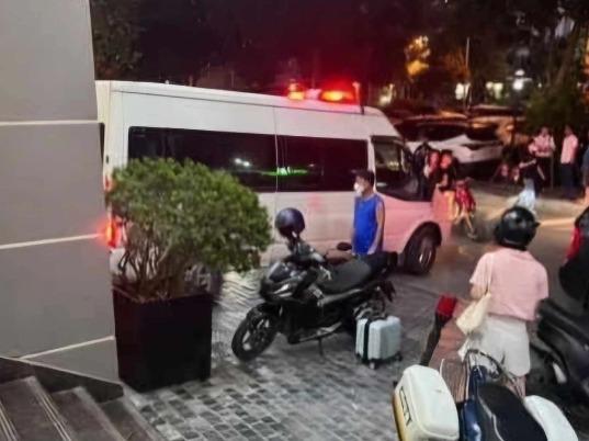 Bé trai 11 tháng nghi bị bố sát hại tại chung cư ở Hà Nội: Người bố bất thường tâm lý, mẹ cũng bị thương nhưng không nguy hiểm-1