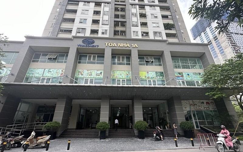 Bé trai 11 tháng nghi bị bố sát hại tại chung cư ở Hà Nội: Người bố bất thường tâm lý, mẹ cũng bị thương nhưng không nguy hiểm-2