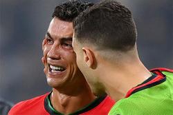 Ronaldo khóc vì sút hỏng 11m lan đi khắp EURO 2024, sửng sốt sự thật