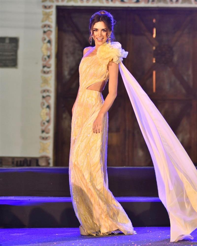Nghệ sĩ piano cao 1,75 m đăng quang Hoa hậu Hoàn vũ Bolivia-4