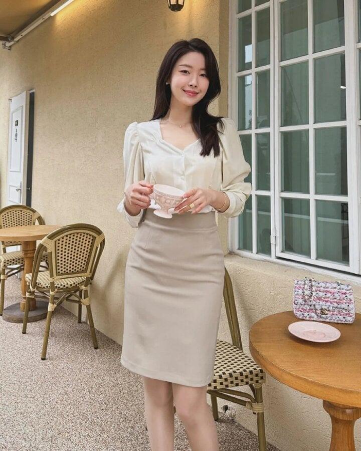 Cách làm mới chân váy bút chì vừa hack dáng vừa chuẩn mốt-5