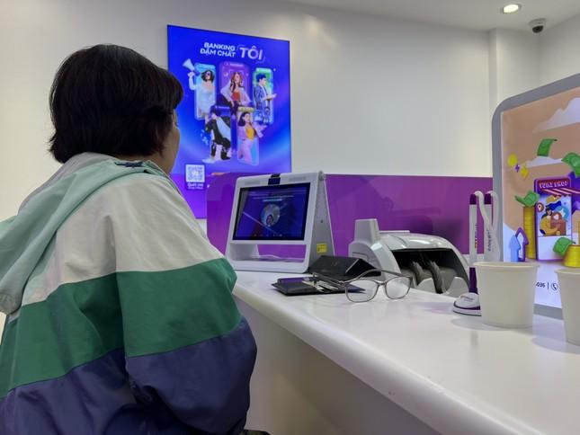 Xác thực sinh trắc học: Nhiều người rối bời, nhân viên ngân hàng bó tay-9