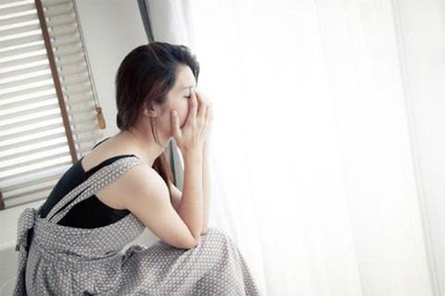 Chồng kiếm tiền tỷ trong vài tháng, tôi chưa kịp vui đã khóc hận khi biết tiền này ở đâu ra-1