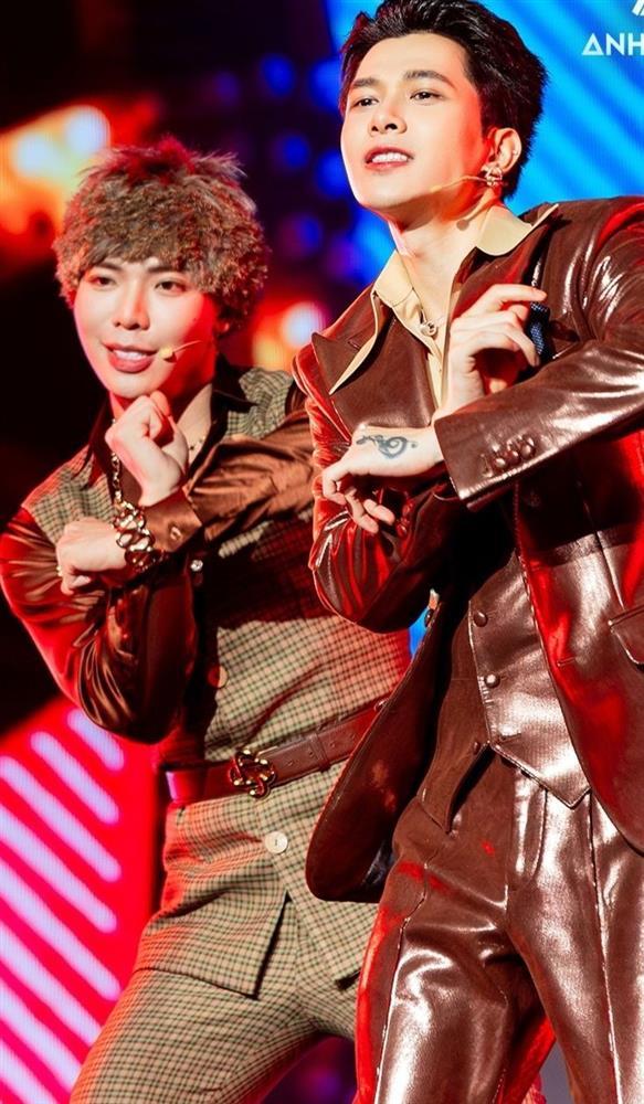 Show có Trấn Thành, Hieuthuhai dồn dập tranh cãi, tại sao vẫn hot?-4