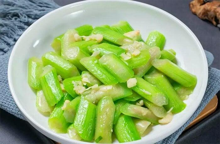 Xào mướp mà bỏ qua bước này, đừng hỏi sao mướp hay bị thâm đen-1