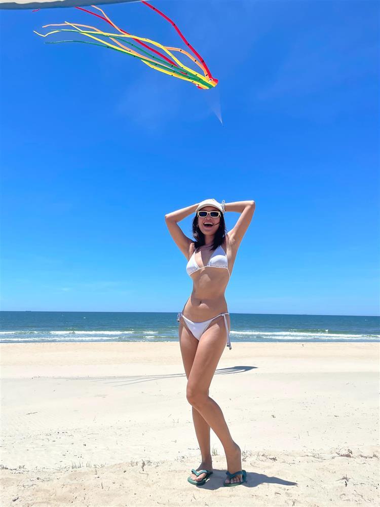 Bí quyết giữ sắc vóc để diện bikini nóng bỏng của Ái Phương-2