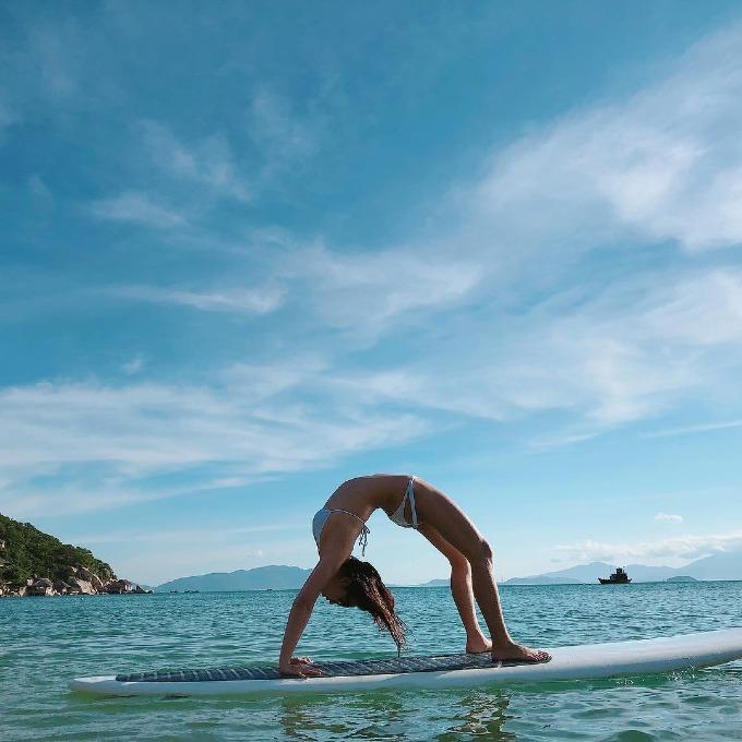 Bí quyết giữ sắc vóc để diện bikini nóng bỏng của Ái Phương-8