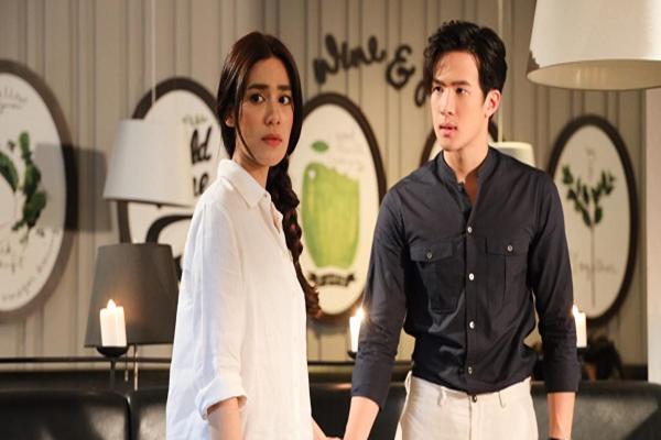 Đến nhà người yêu chơi, tôi chết sững nghe thấy giọng phụ nữ quen thuộc vang lên từ phòng ngủ-1