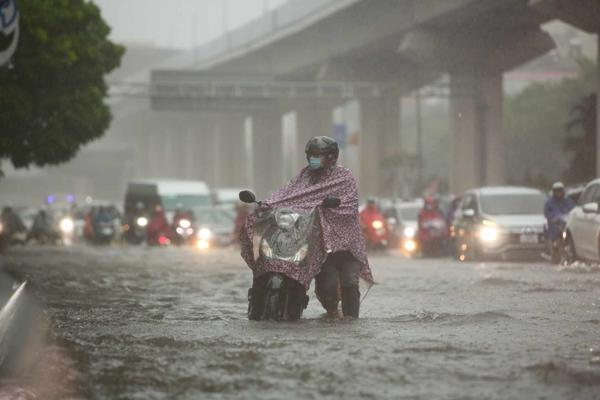 Dự báo thời tiết 3/7/2024: Hà Nội mưa to-1