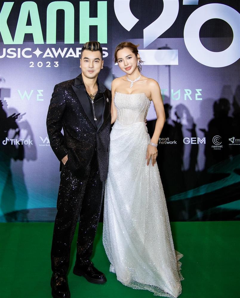 Nghệ sĩ kết hôn với quản lý: Tâm đầu ý hợp, được bạn đời chu toàn-2