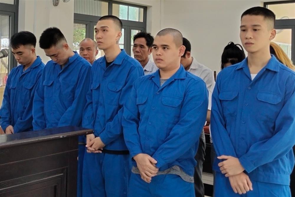 Cô gái 18 tuổi bị bán qua tay 6 lần, 10 đối tượng ‘mua bán người’ lĩnh án-1