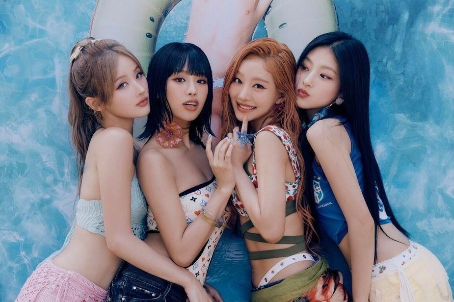 MV bị chỉ trích vì quá nhiều cảnh nóng-1