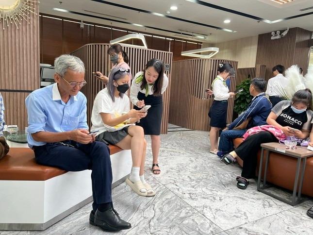 Thức cả đêm xác thực sinh trắc học bất thành, bị từ chối vì phẫu thuật thẩm mỹ-1