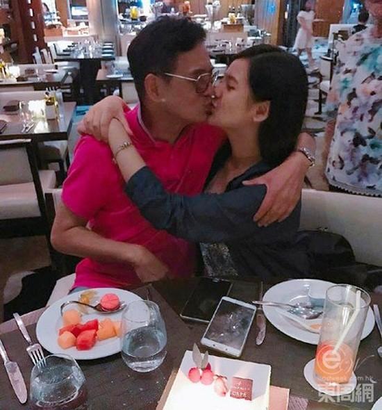 Nhiều nghệ sĩ nam bị chỉ trích nặng nề vì hôn môi con gái-4