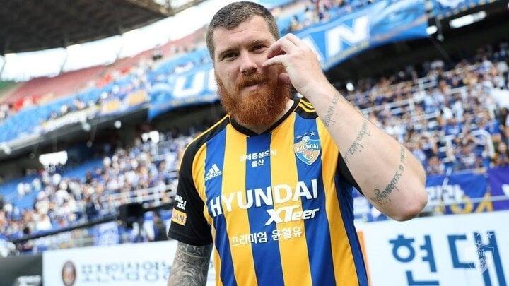 Tiền đạo bụng bia đá xong EURO tự dưng thất nghiệp-2