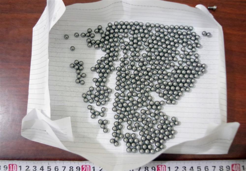 Xe khách bị bắn vỡ kính trên cao tốc: Bất ngờ 2 thiếu niên có hàng trăm bi sắt-3