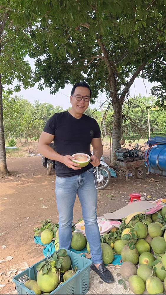 Tháo nhẫn cưới, buông mối tình với Hà Thanh Xuân, vua cá Koi Thắng Ngô giờ ra sao?-6