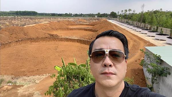 Tháo nhẫn cưới, buông mối tình với Hà Thanh Xuân, vua cá Koi Thắng Ngô giờ ra sao?-7