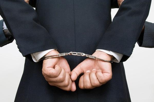 Khi lãnh đạo tỉnh cầm tiền để bật đèn xanh việc khai thác trái phép khoáng sản-2