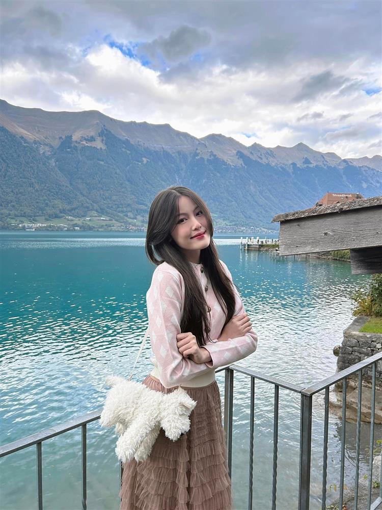 Bạn gái Hieuthuhai: Cuộc sống sang chảnh, không đăng ảnh bikini vì bồ không cho-3