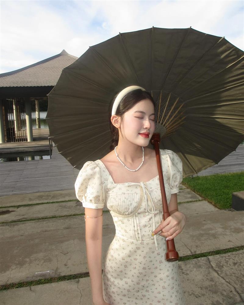 Bạn gái Hieuthuhai: Cuộc sống sang chảnh, không đăng ảnh bikini vì bồ không cho-6