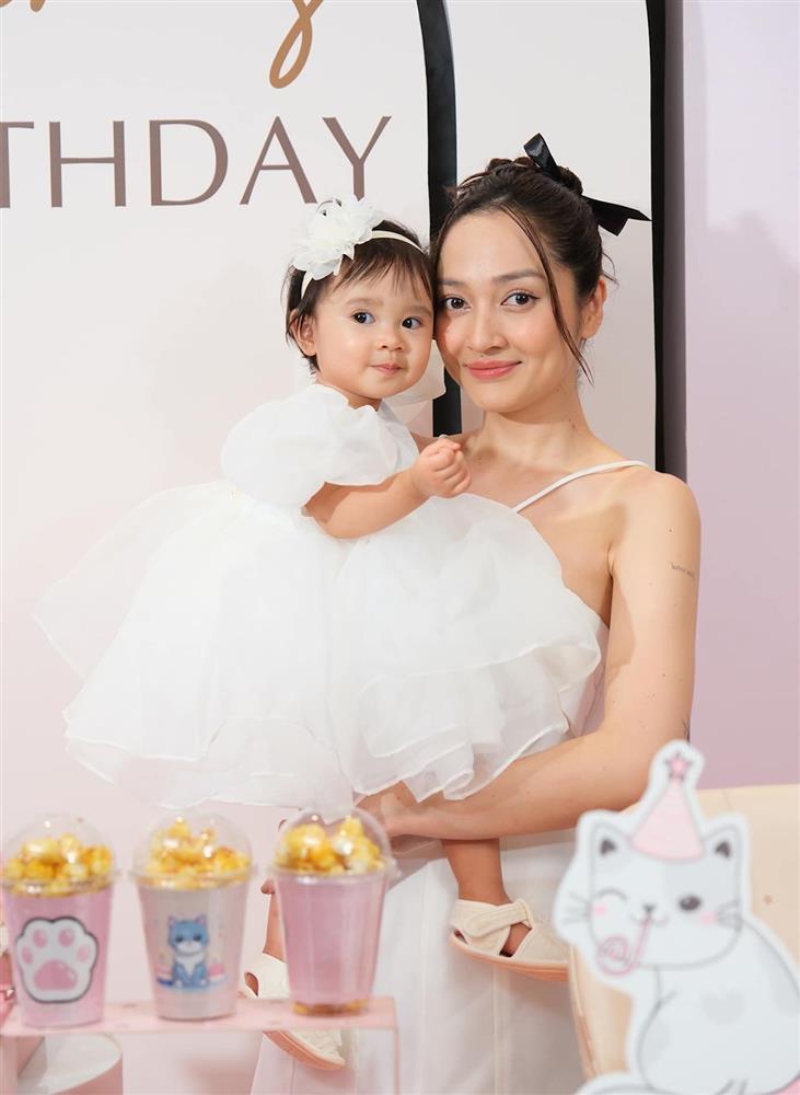 Bảo Anh xúc động khoảnh khắc con gái cất tiếng nói đầu tiên-1