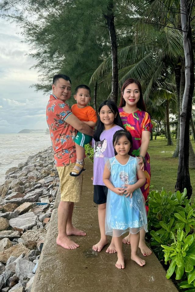 Nhan sắc vợ 2 của nam Đại tá là NSND, Phó giám đốc Nhà hát Chèo Quân đội-6