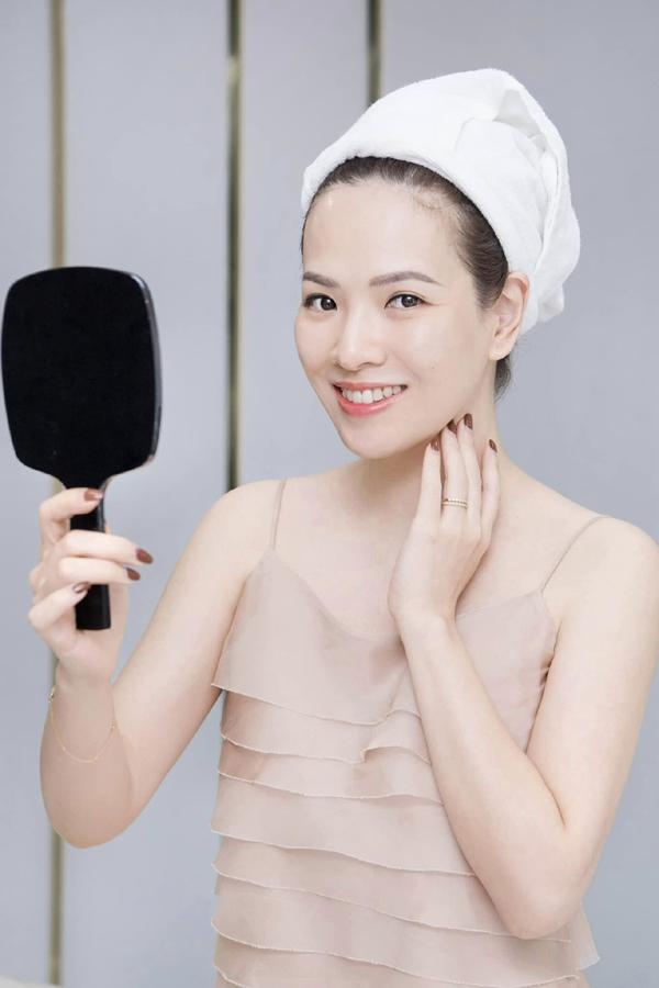 MC Đan Lê khoe mặt mộc tuổi 40, chia sẻ 6 điều chăm sóc da cơ bản ai cũng cần đọc-2