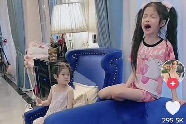 Ái nữ đầu lòng của Đoàn Di Băng mắc hội chứng hiếm về thức ăn, cộng đồng mạng xôn xao ‘chắc nhà giàu mới bị’-1