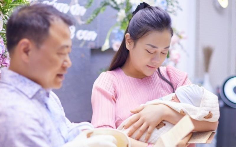 Loạt sao Việt chi tiền tỷ thực hiện giấc mơ làm mẹ bằng IVF: Thanh Trúc kiên nhẫn tới 4 lần, Sam và Phương Oanh đón cặp song sinh đẹp như mộng-1