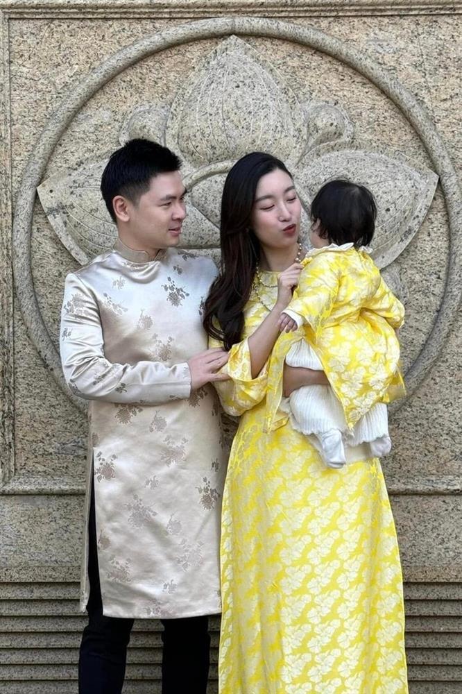 Hoa hậu Đỗ Mỹ Linh và chồng thiếu gia hé lộ hình ảnh con gái đầu lòng-4