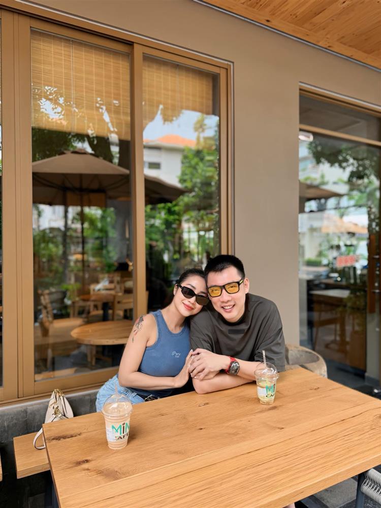 Về Việt Nam, Ốc Thanh Vân và ông xã dính như sam, phá tan tin đồn rạn nứt, sắp ly hôn chỉ bằng 6 chữ này!-4