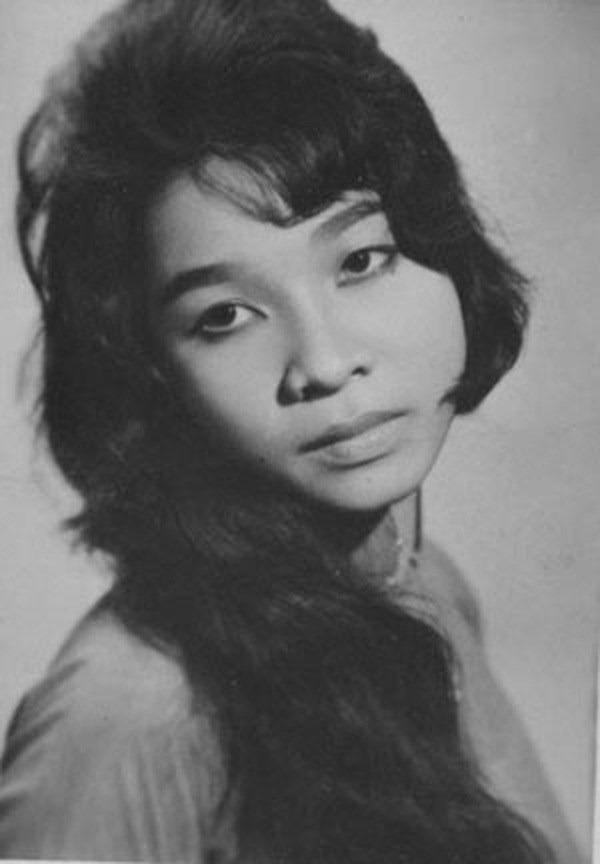 Nữ NSND cải lương có bằng Tiến sĩ: Thời trẻ cát-sê hàng trăm triệu, U80 sống độc thân-1