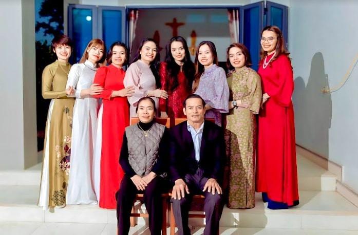 Sinh 8 con gái, ông bố nghèo Nghệ An dạy con 2 câu, tuổi già hưởng trái ngọt-2