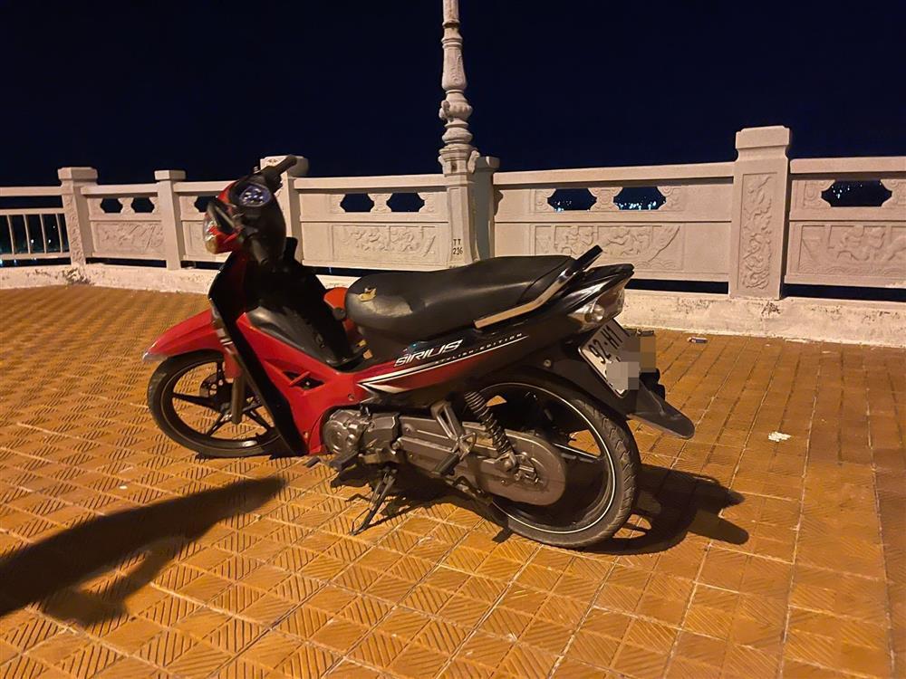 Cha ôm con 1 tuổi nhảy cầu Cửa Đại mất tích-1