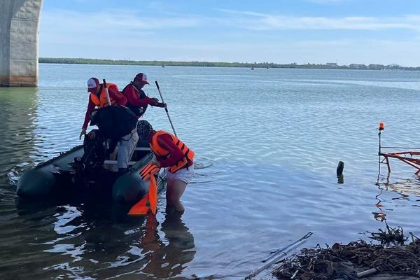 Tìm thấy thi thể người cha trong vụ ôm con gái 1 tuổi nhảy cầu ở Quảng Nam-3