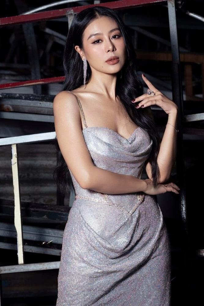 Kiều nữ làng hài Nam Thư: U40 vẫn lẻ bóng, từng lỡ dở với diễn viên Lật Mặt-4