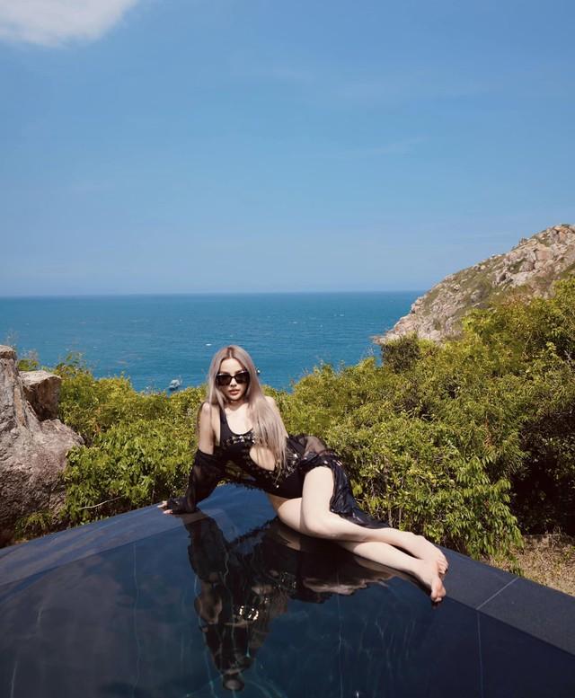 Cựu hot girl Hà thành: Ở nhà 100 tỷ, được chồng cho 24 tỷ tiêu vặt, U40 diện đồ bơi hàng hiệu tôn dáng như búp bê sống-5