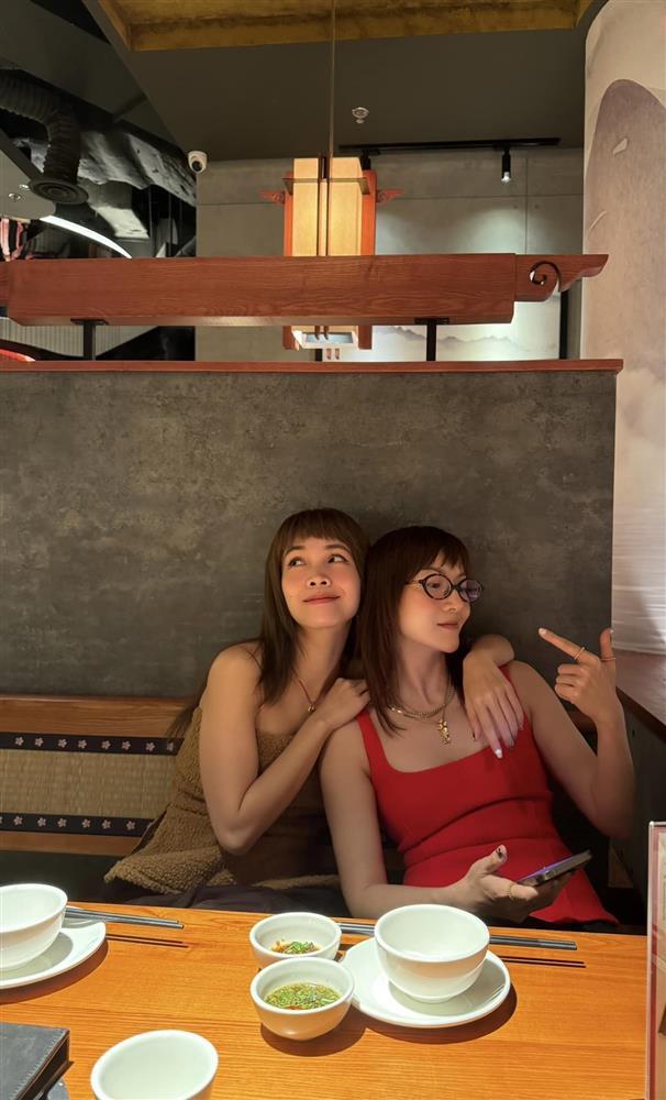 3 cặp chị em đẹp, giỏi, sang vẫn độc thân của showbiz Việt-7