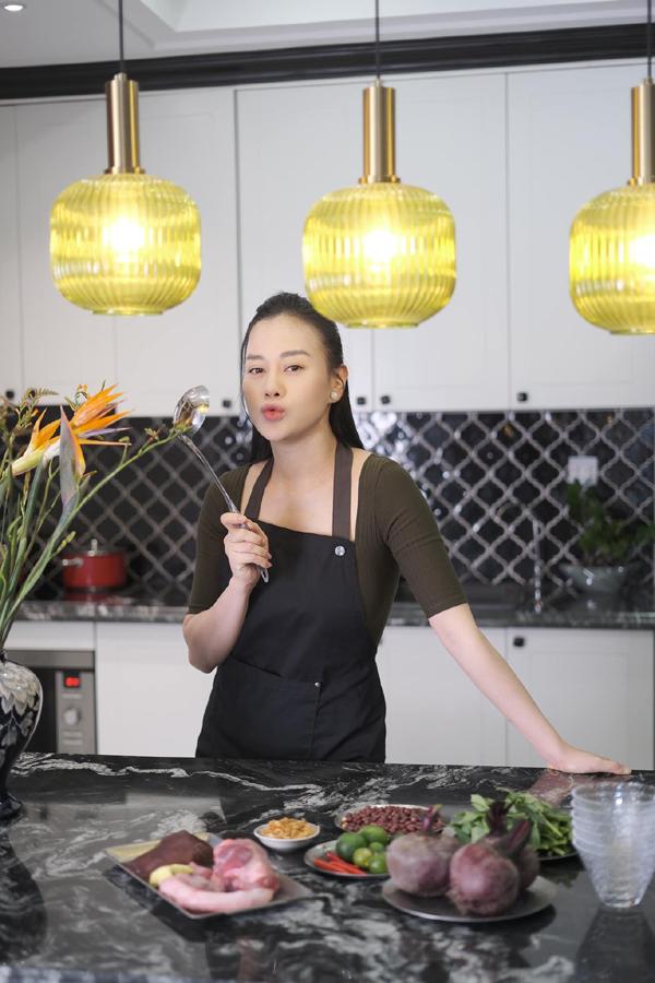 Phương Oanh sau sinh có làn da sáng, khỏe mạnh nhờ cách chăm sóc đáng tham khảo-2