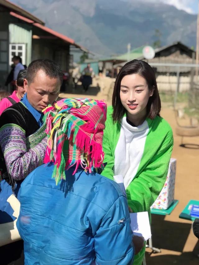 Hoa hậu nghèo nhất Việt Nam đổi đời khi lấy chồng chủ tịch, dát tiền tỷ lên người chuẩn nàng dâu hào môn-2