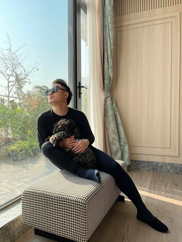 Vợ Tùng Dương hiếm hoi xuất hiện công khai bên chồng, căn nhà đang ở không quái như nhiều người vẫn tưởng-4