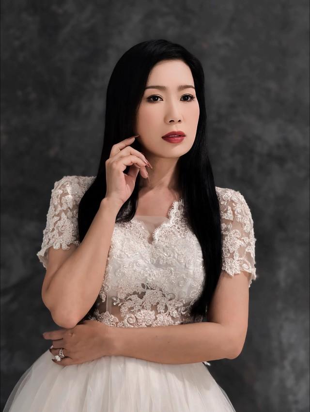 Nhan sắc gợi cảm, trẻ mãi không già tuổi U55 của NSND là Giám đốc, Phó chủ tịch hội sân khấu TP.HCM-3